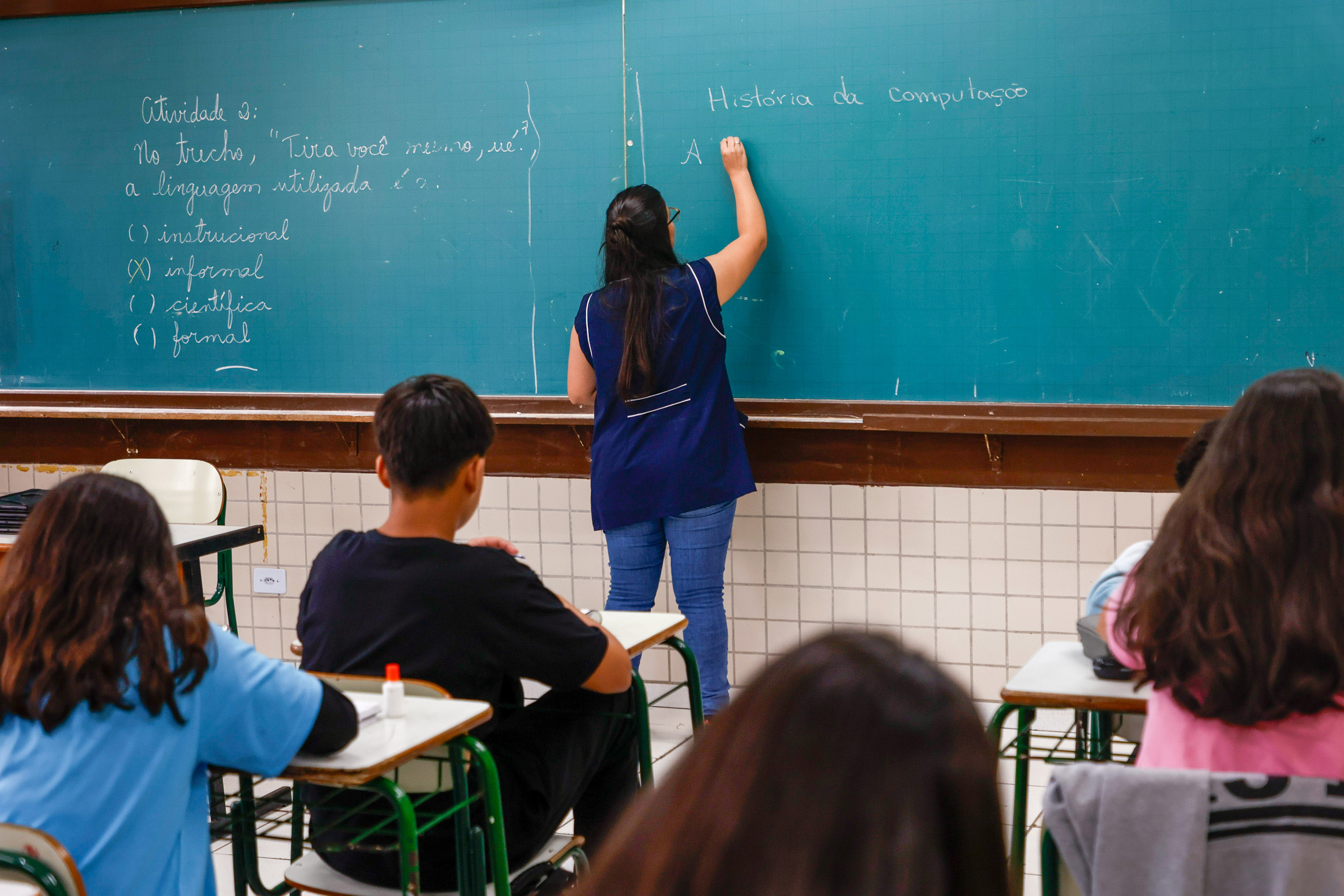 Dados do Censo Escolar apontam que 40,7% dos professores da rede  pública são temporários.