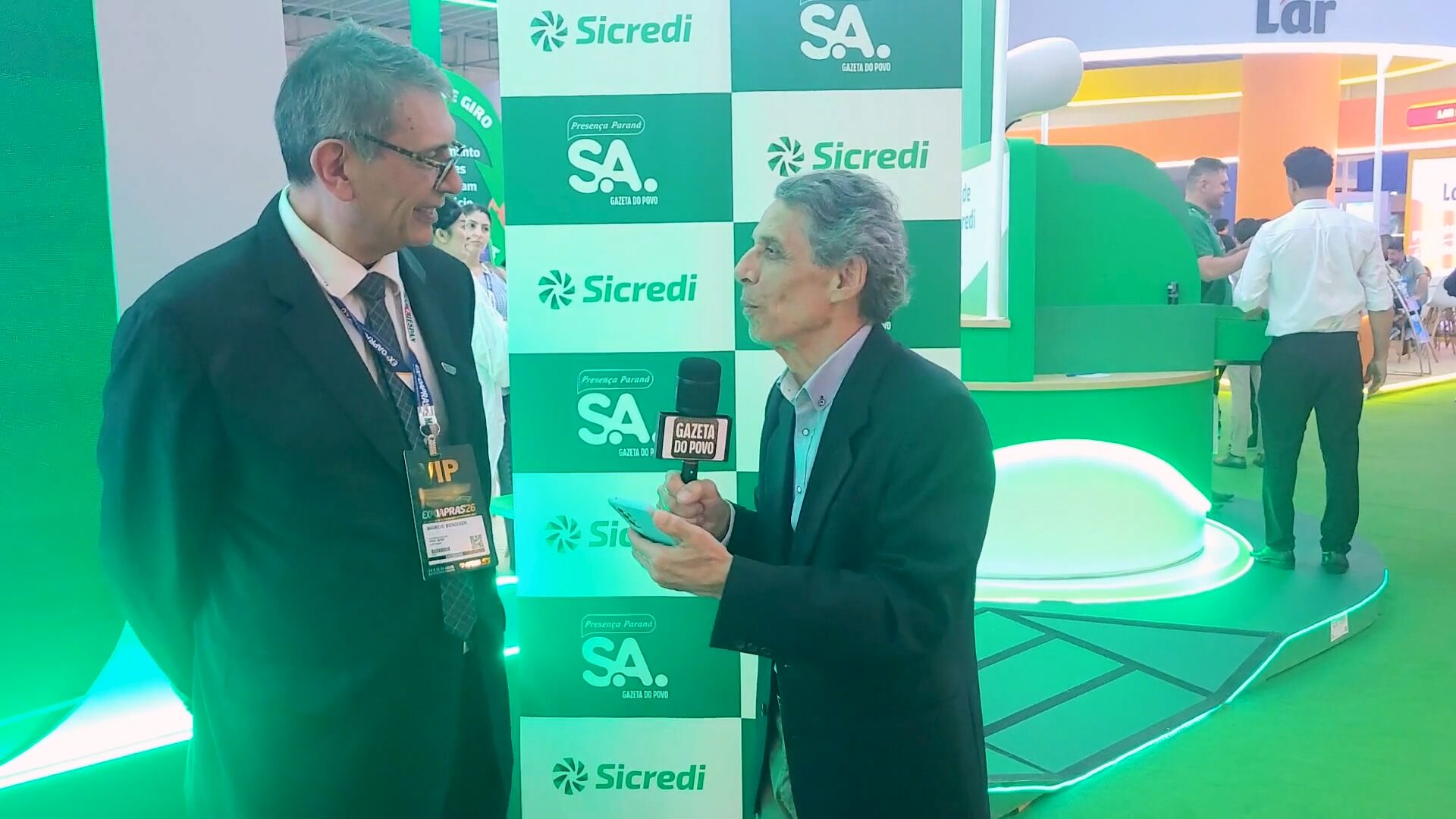 Em entrevista no estande do Sicredi durante a Expoapras 2026, Maurício Bendixen revela crescimento acima do esperado, recorde de visitantes e forte geração de negócios no maior evento supermercadista do Paraná.