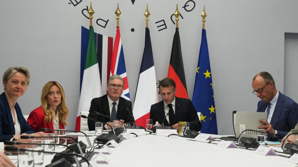 Líderes europeus anunciam missão para manter o Estreito de Ormuz aberto