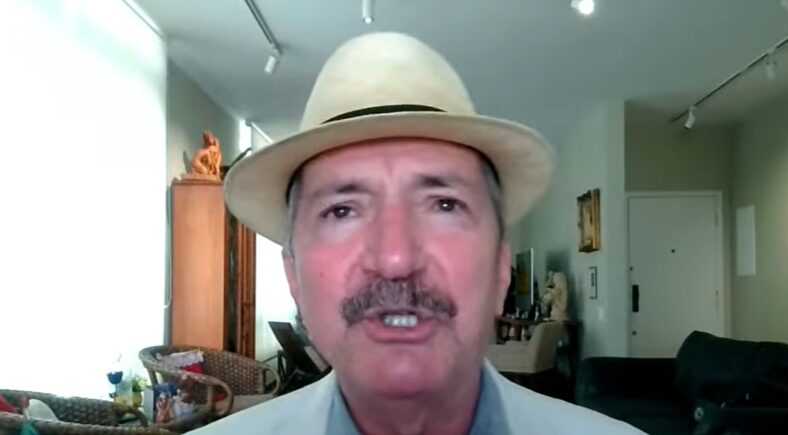 Aldo Rebelo fala em "passado comunista" na corrida presidencial