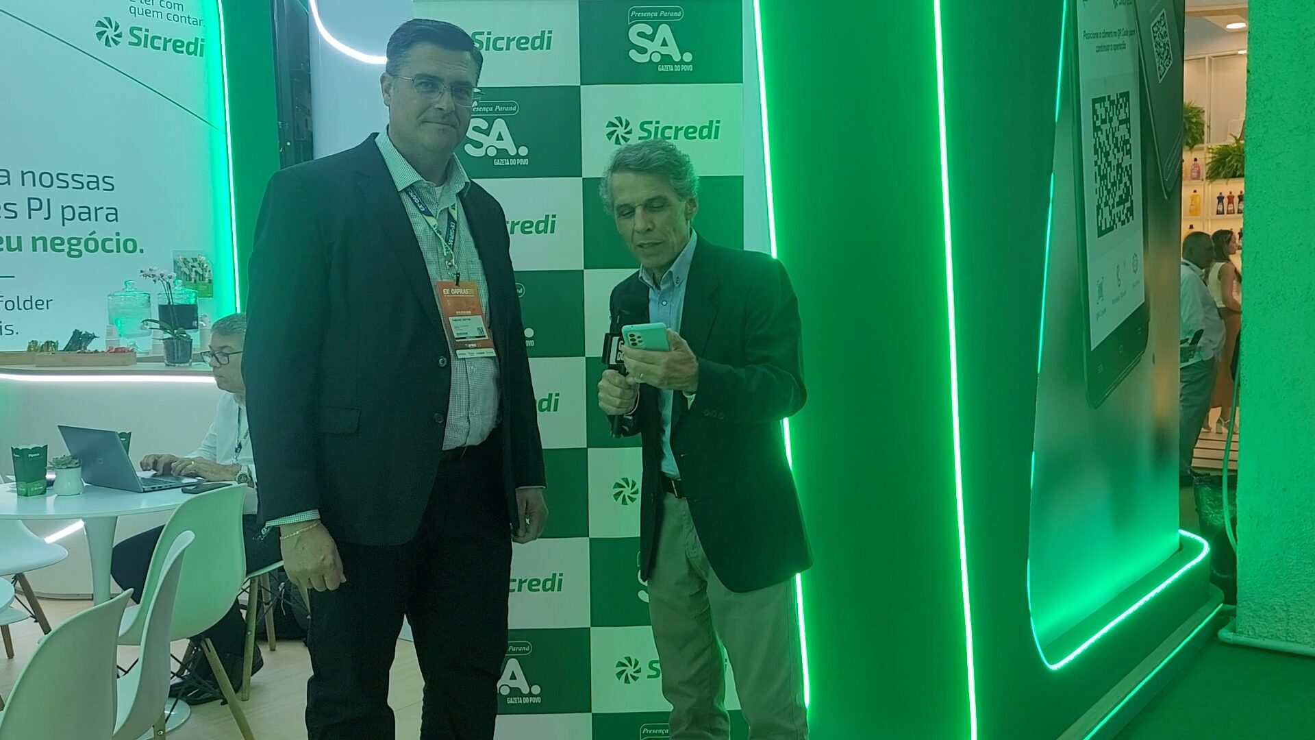 O jornalista Célio Martins entrevistou Fabiano Espir, head de marketing do Supermercados Festval, durante a Expoapras 2026.