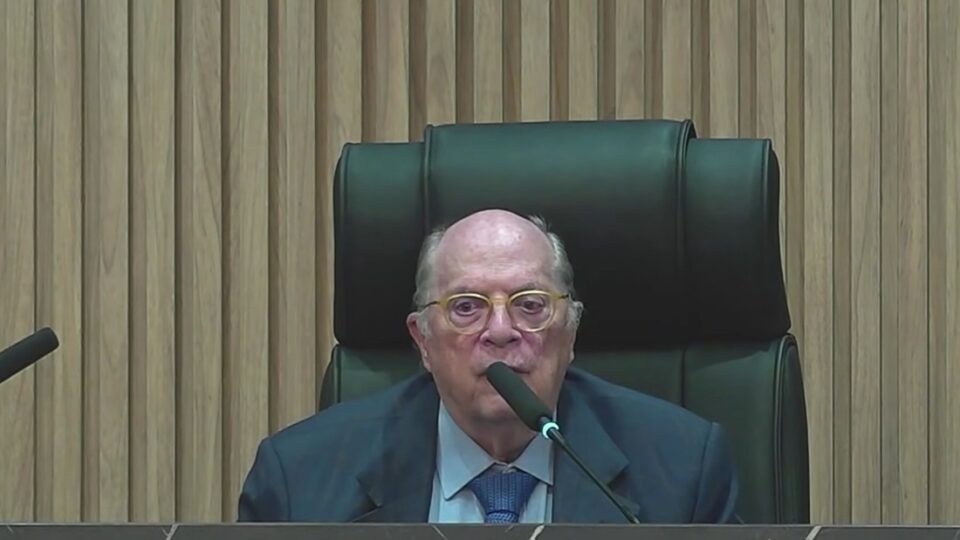 Por que juristas pedem o fim do estado de exceção no STF?