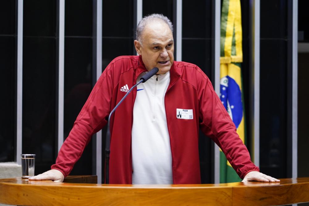 Morre Oscar Schmidt, o “Mão Santa”, em São Paulo