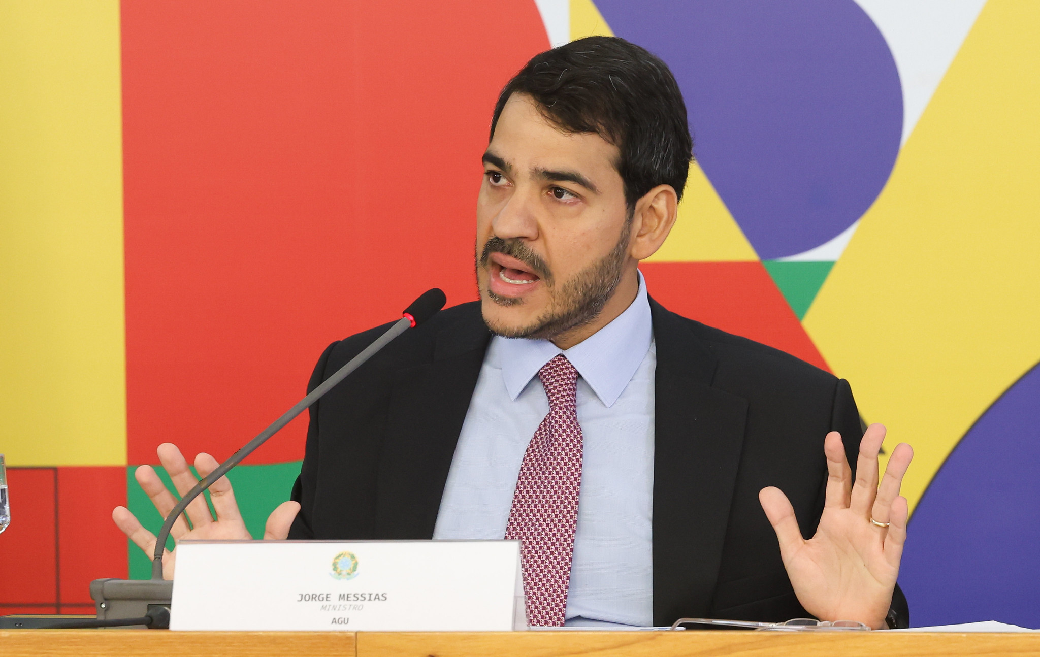 Entidade afirma que atuação da AGU contra críticas a projetos sobre misoginia configura “abuso funcional” e ameaça à liberdade de expressão.