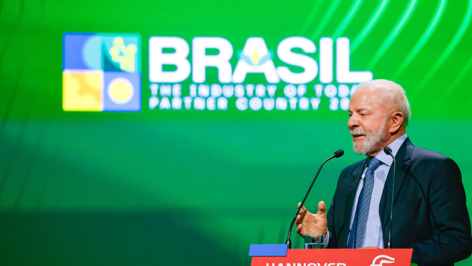 Mesmo com aumento de até 26% no diesel, Lula diz que Brasil é um dos que “menos sofrem” com guerra do Irã