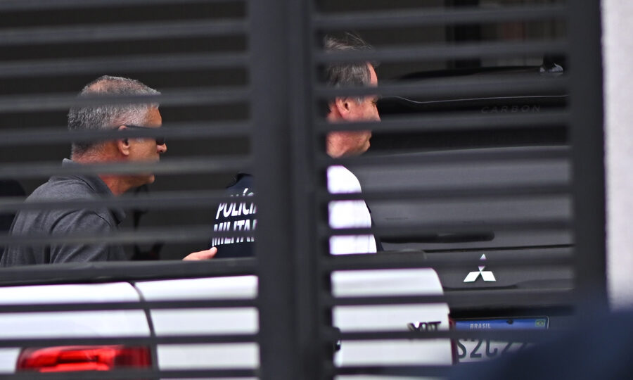 Defesa de Bolsonaro pede a Moraes autorização para cirurgia no ombro