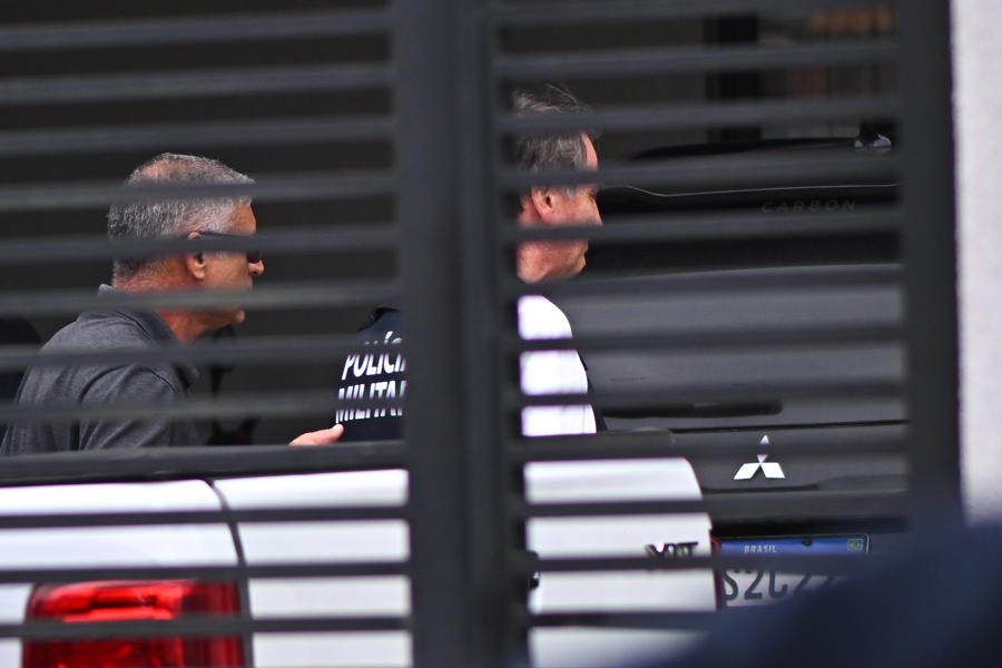 Defesa de Bolsonaro pede a Moraes autorização para cirurgia no ombro