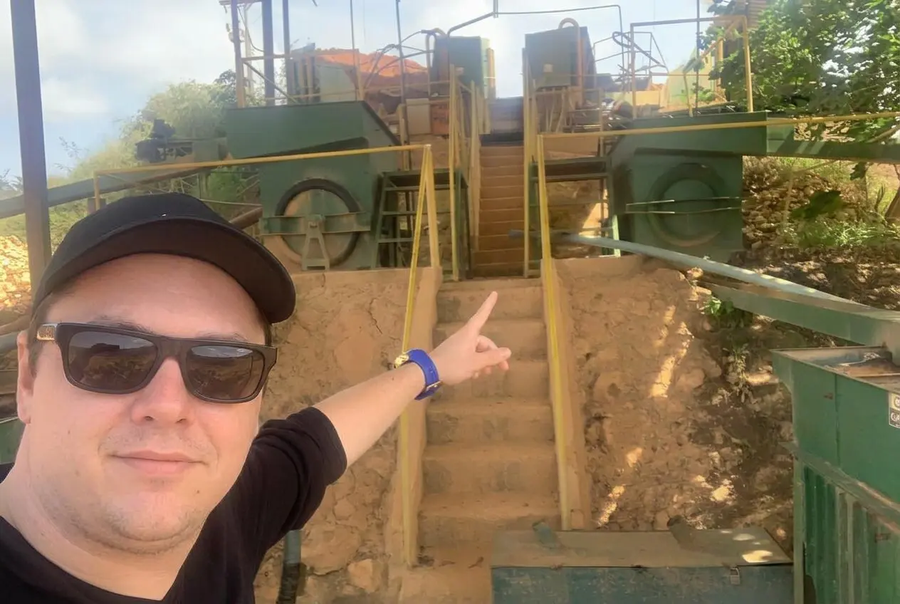 Após enfrentar desafios financeiros e mudar de direção ao longo da carreira, Daniel Mors encontrou no mercado mineral o ponto de virada para estruturar e expandir a Golden Brasil.