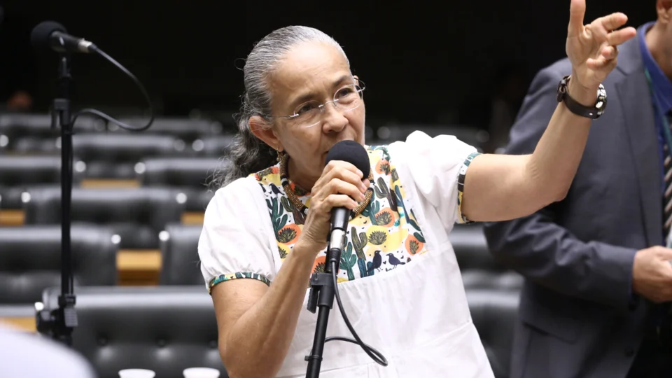 Embate judicial divide Rede entre apoiadores de Heloísa Helena e Marina Silva. 