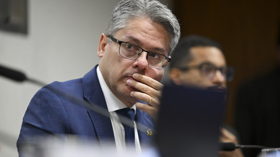 Vieira diz ter recebido “recado” de ministro do STF: “Acerte seu tiro, senão vou acertar o meu”