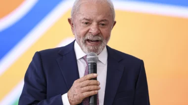 Lula elogia PF por retirar credenciais de agente dos EUA e defende retomada do diálogo