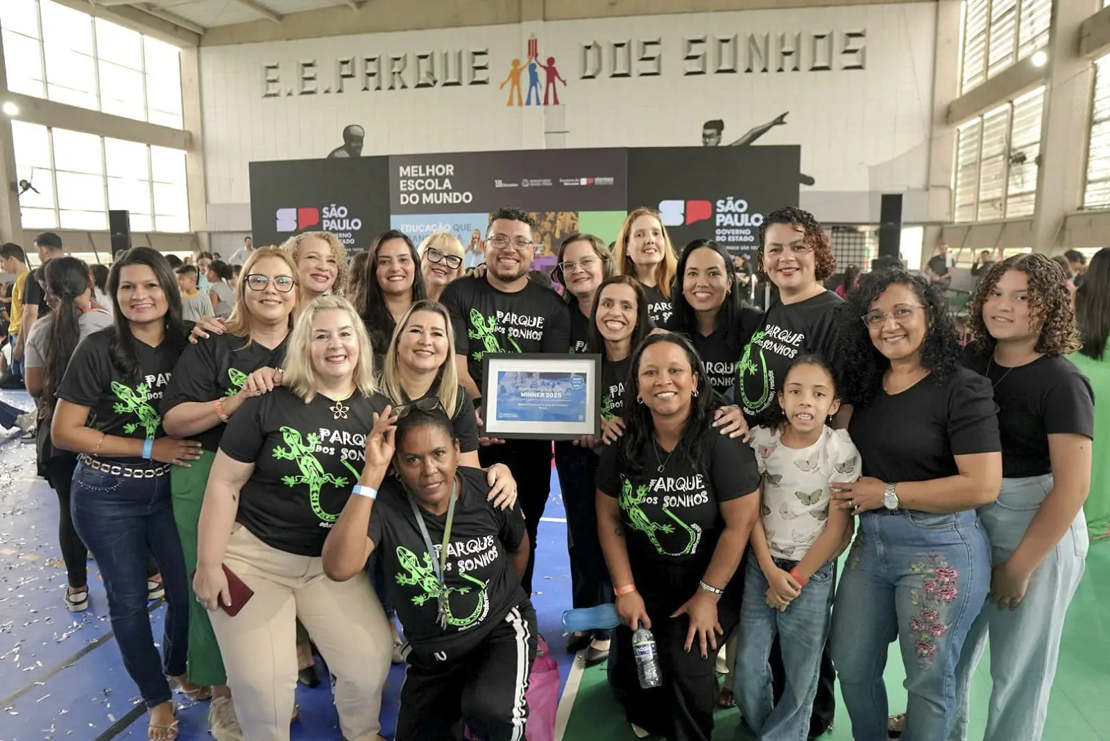 Escola Parque dos Sonhos virou modelo do governo Tarcísio com base em Paulo Freire e Gramsci. Dados mostram avanços e lacunas no aprendizado.