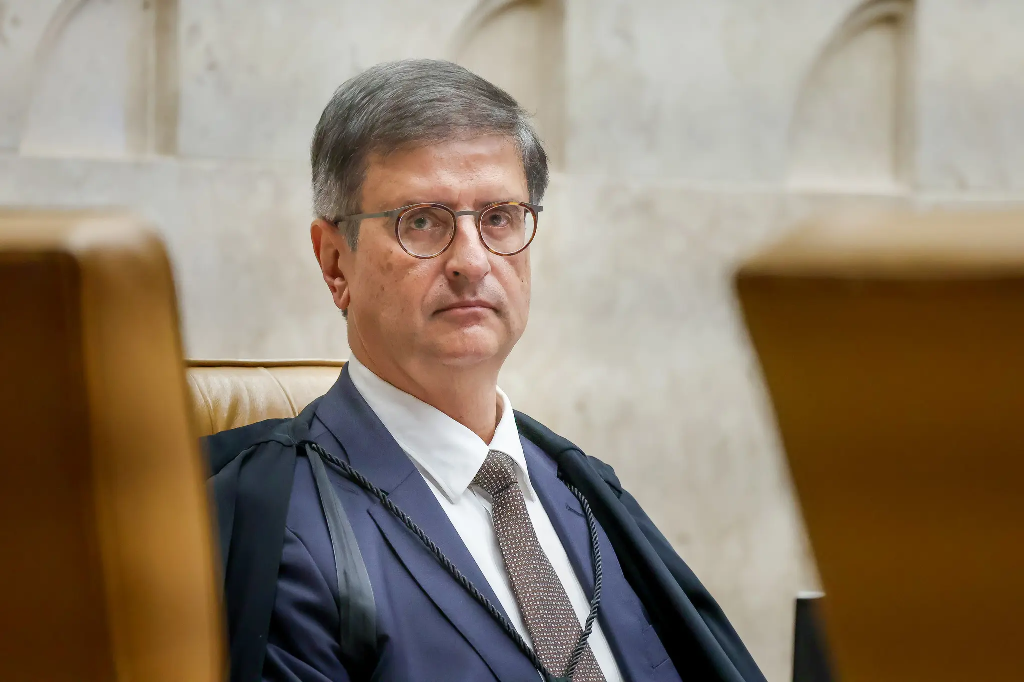 O Chefe do Ministério Público é acusado de prevaricar na função de iniciar ações criminais. 