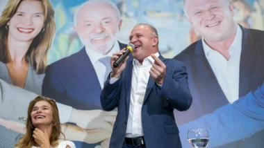 Gelson Merísio falando ao microfone