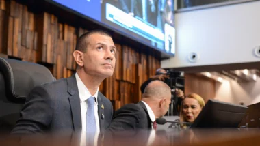 Novo presidente da Alerj é o único na linha sucessória, mas Supremo ainda analisa caso.