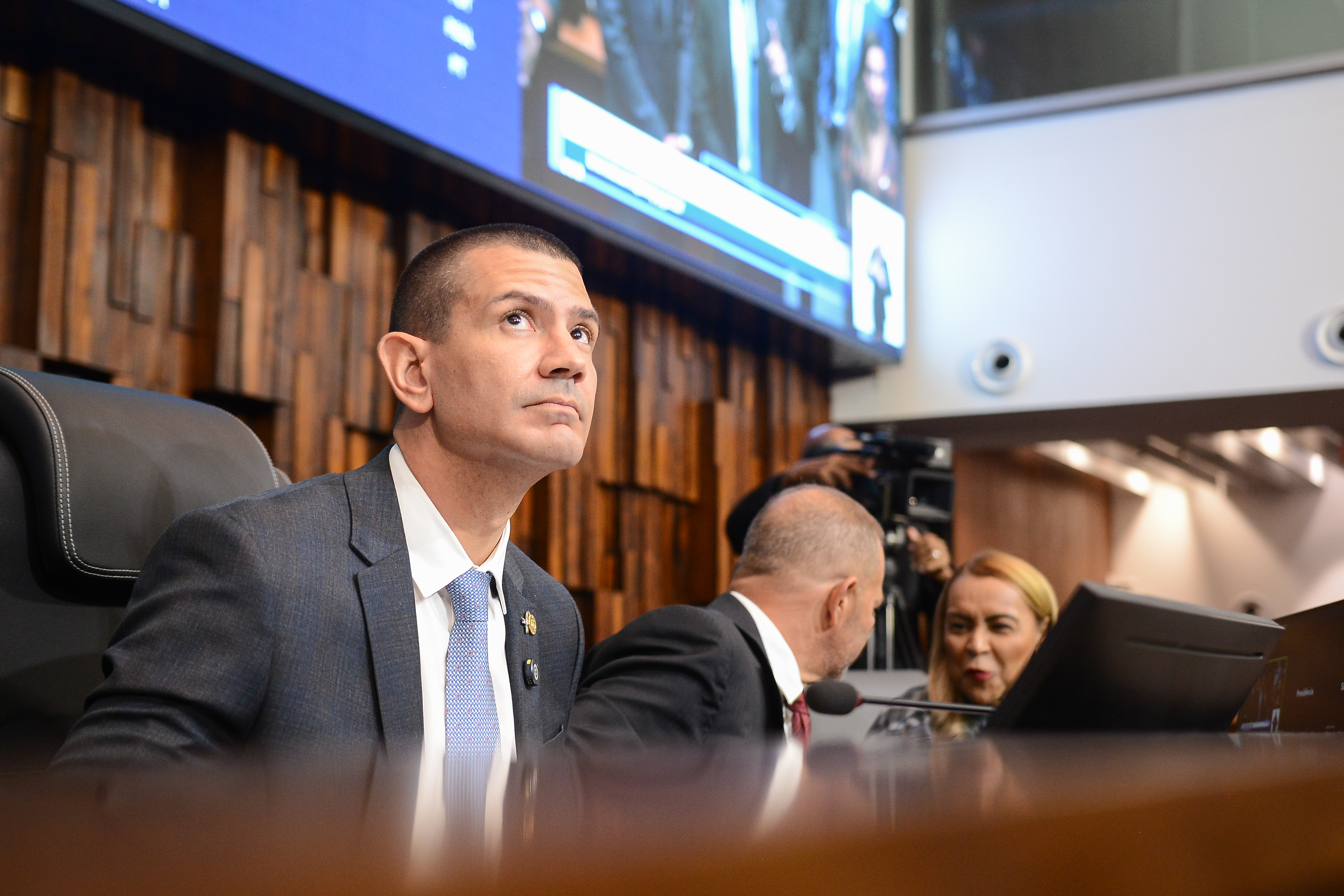 Novo presidente da Alerj é o único na linha sucessória, mas Supremo ainda analisa caso.