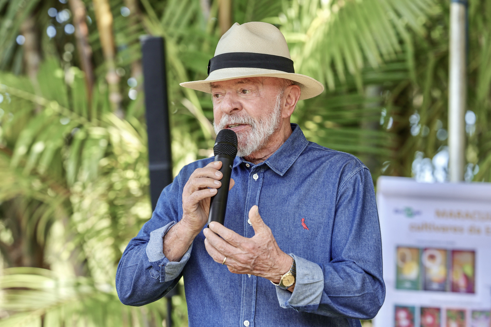 Lula viaja a São Paulo para realizar dois procedimentos médicos