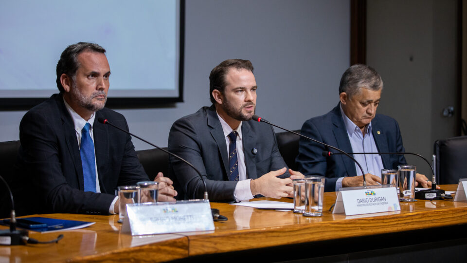 Governo Lula propõe usar alta do petróleo para reduzir impostos sobre gasolina