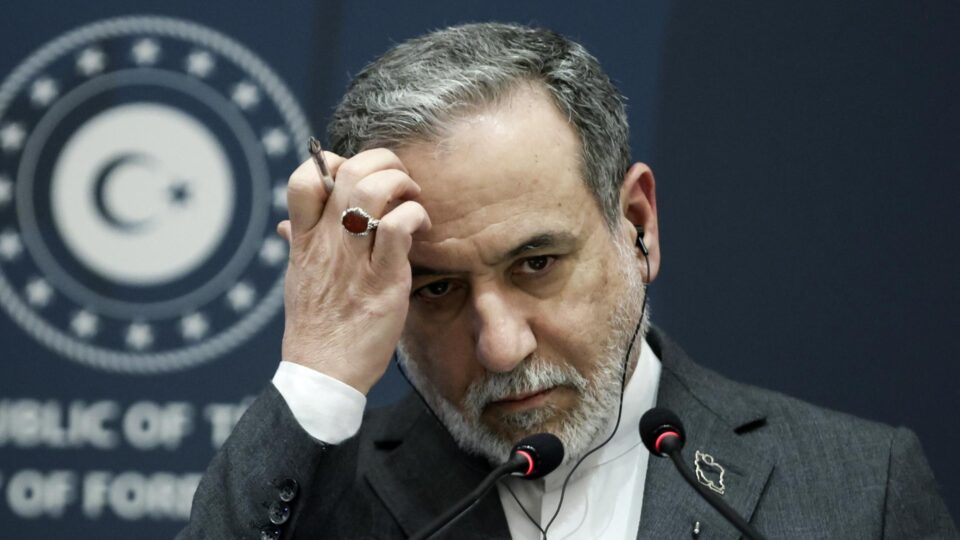 Irã envia representantes ao Paquistão para negociar com os EUA