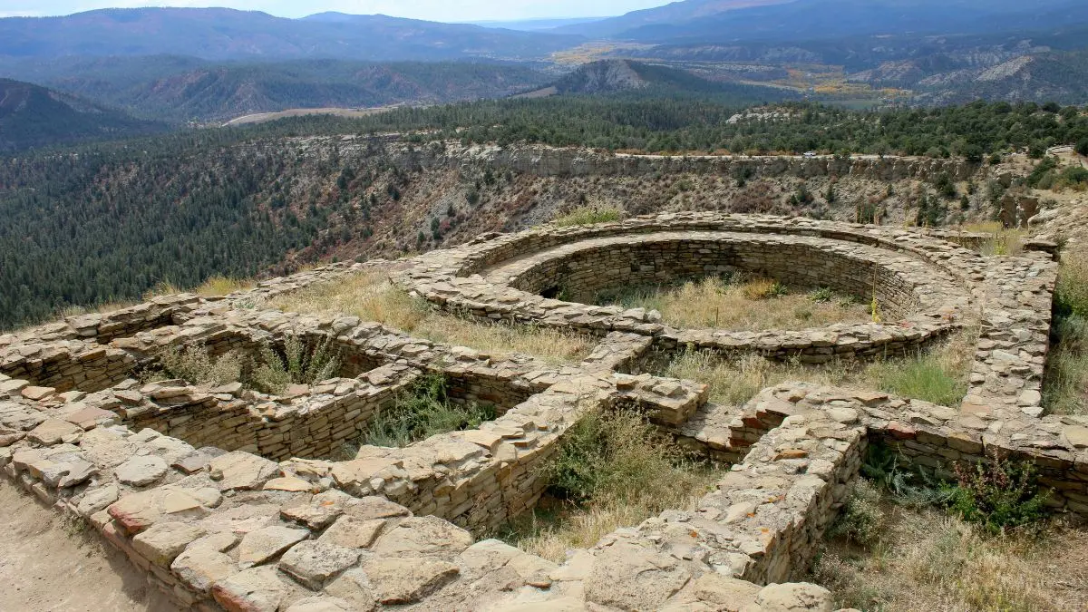 Descoberta arqueológica em templo grego, que reforça histórias da Antiguidade.