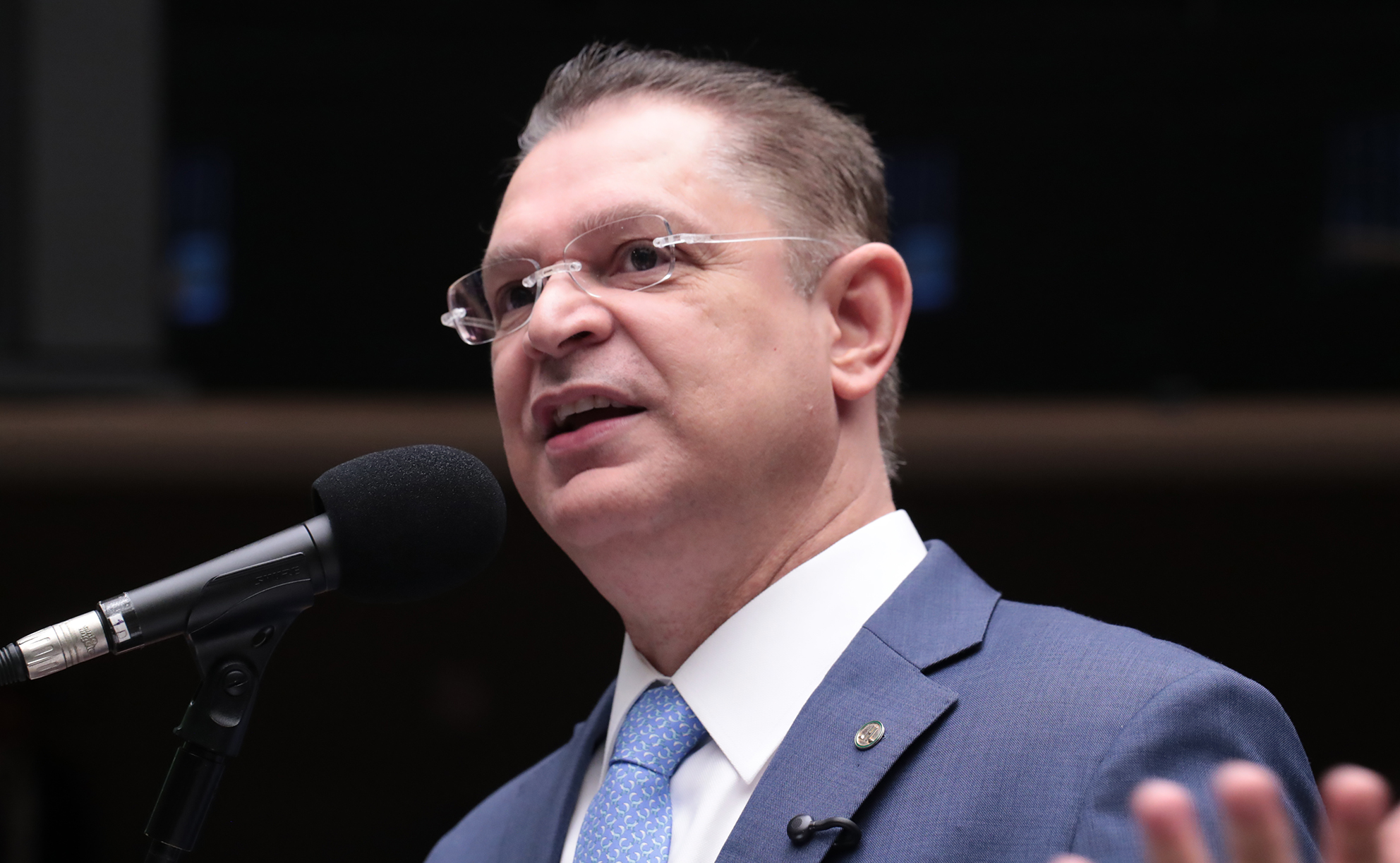 Líder na Câmara critica textos de Erika Hilton e deputado petista, mas vê margem para debate.