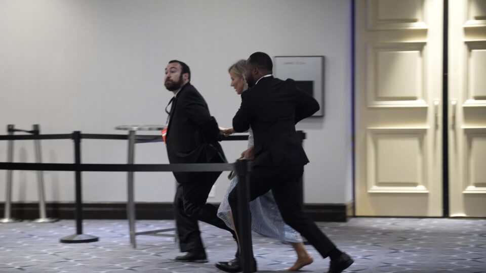 Após tiroteio, bispos dos EUA afirmam que violência “nunca é a resposta”