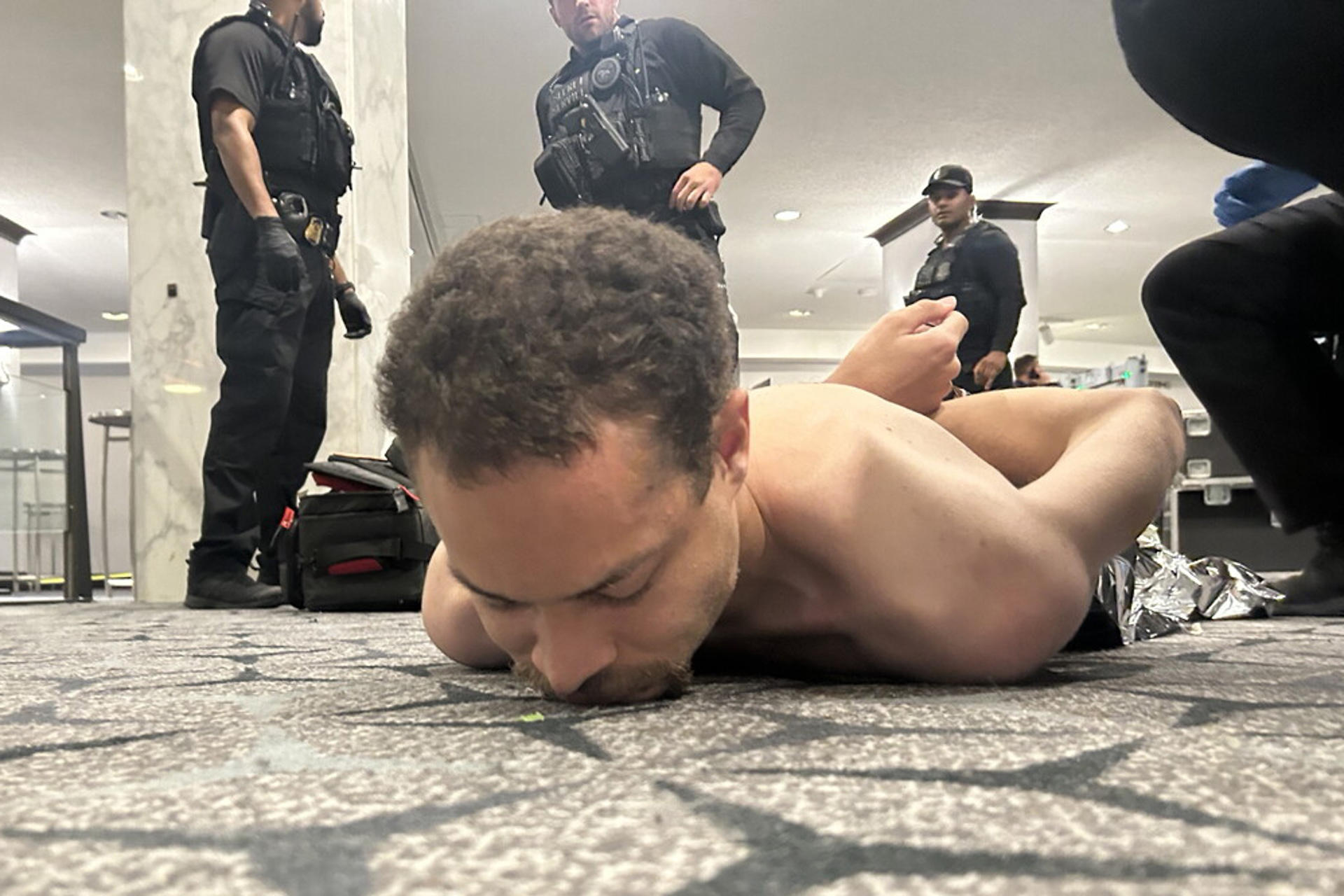 Ataque a tiros em jantar: veja imagens da tentativa de invasão em evento com Trump