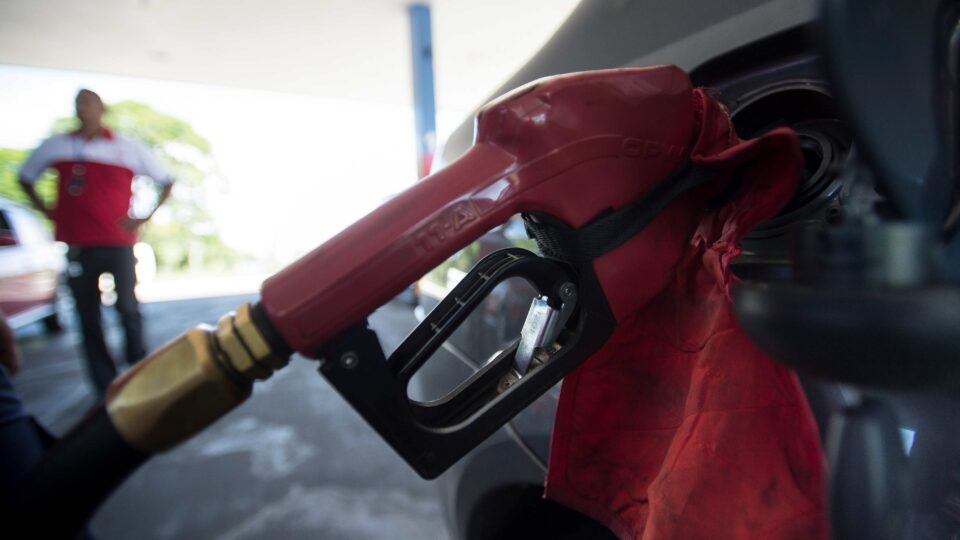 Governo Lula quer elevar teor de etanol na gasolina para 32%