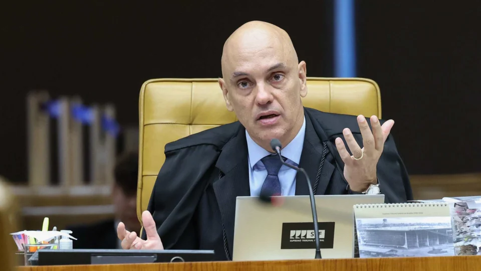 Polícia Federal investiga novos desdobramentos entre o ministro Alexandre de Moraes e o Banco Master