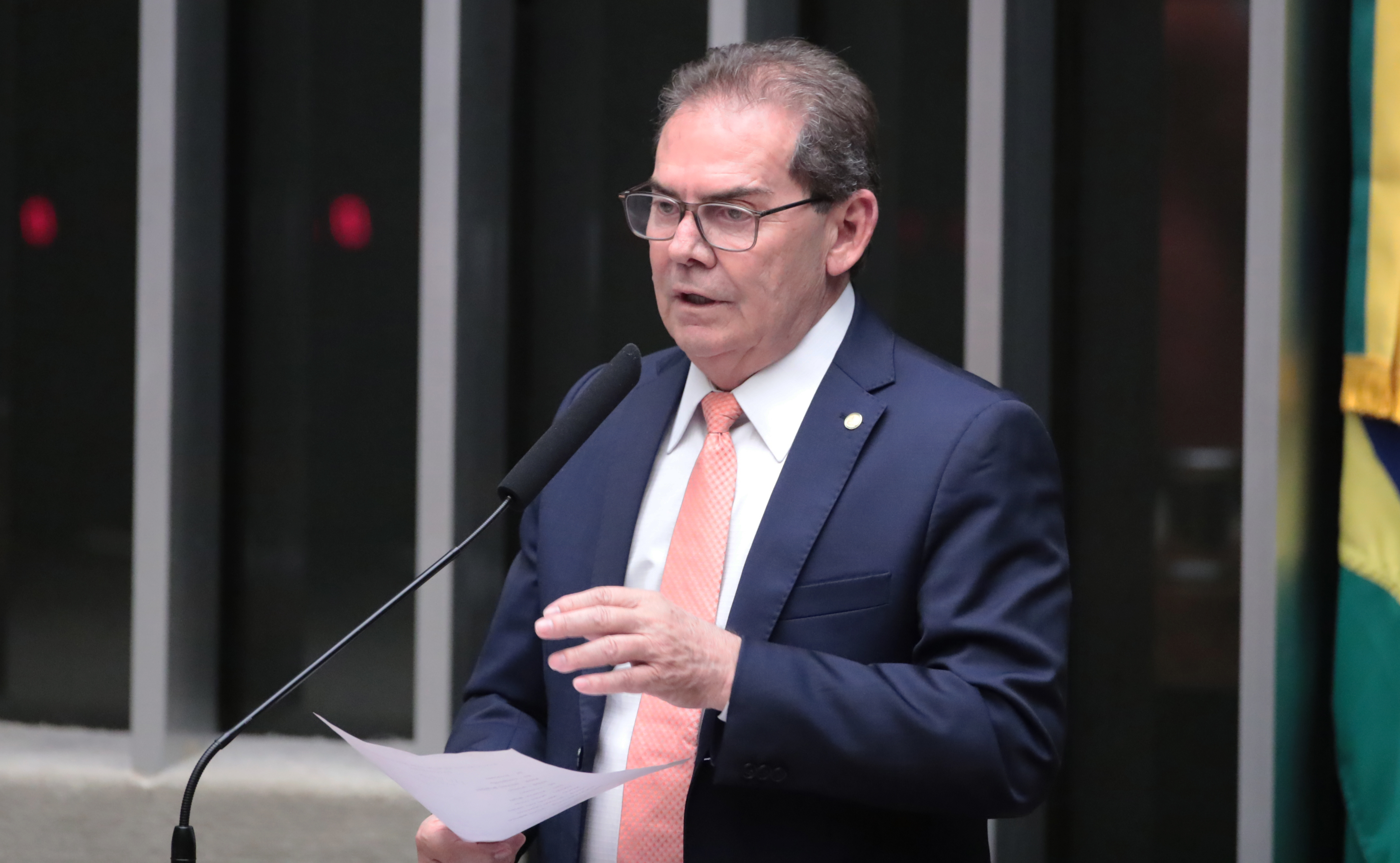 Possibilidade de reedição da chapa com Ciro e Paulinho foi sugerida por Aécio Neves.