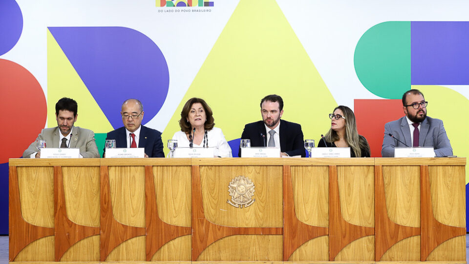 Governo amplia regulação e bloqueia 27 plataformas de mercado de previsão