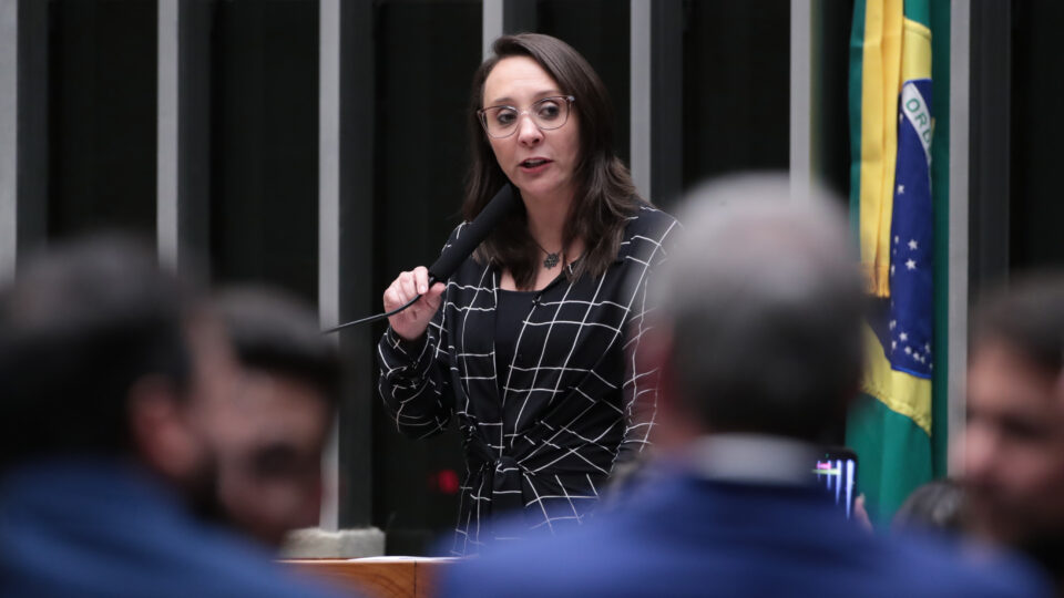 Renata Abreu confirma apoio do Podemos à reeleição de Tarcísio