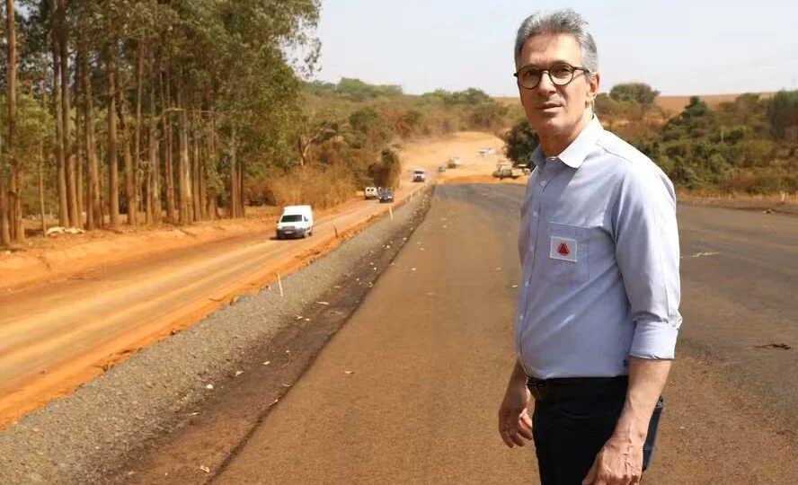 "E prende esse 'Chico Bento' mineiro", diz o personagem que representa o ministro Gilmar Mendes, em série satírica de Romeu Zema sobre o STF. 