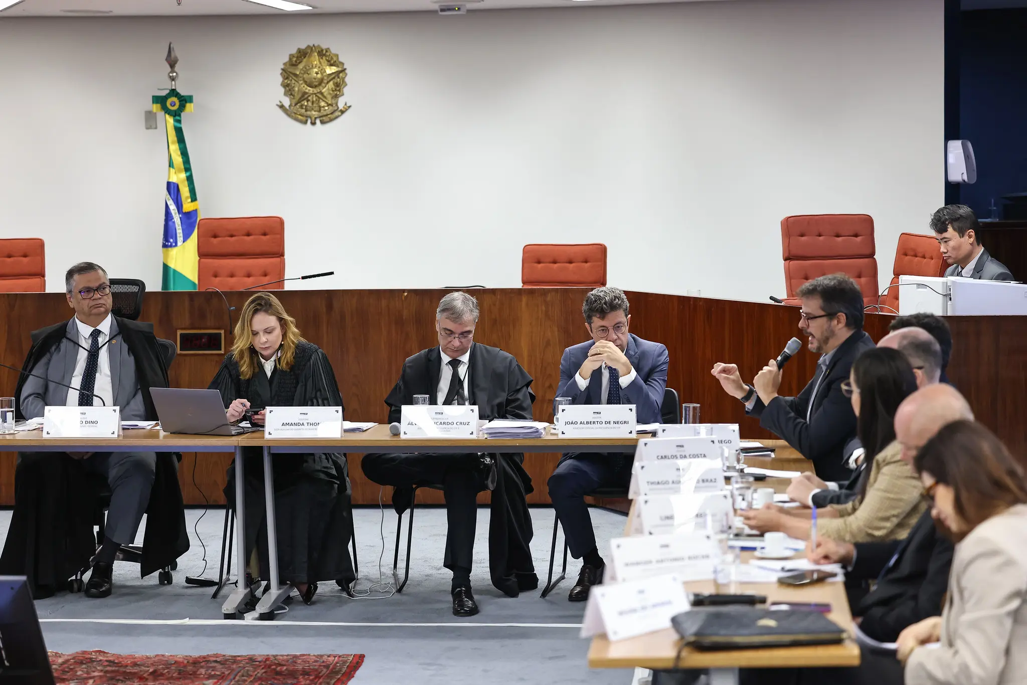 Utilizadas para discutir políticas públicas com poderes e entidades, audiências de contextualização não estão previstas em lei. 