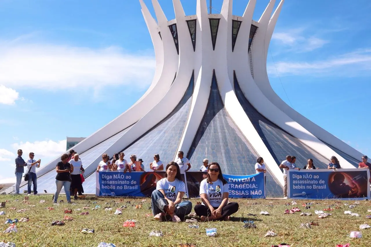 Representantes do ato também visitam nesta tarde os gabinetes de 45 senadores que ainda não manifestaram seu voto.