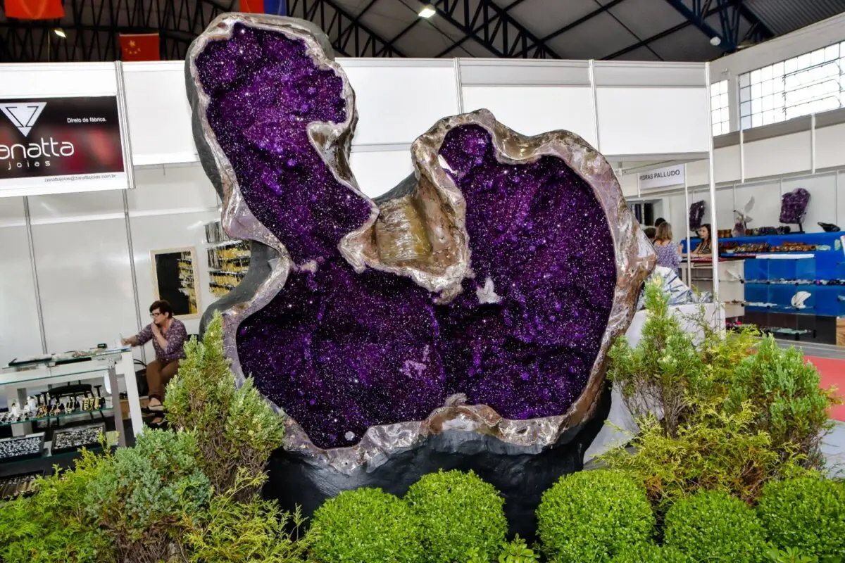 Exposol 2026 reúne empresas e impulsiona negócios de pedras preciosas em Soledade (RS)