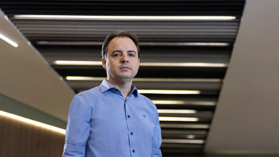 Alan Tadeu, diretor de Crédito Imobiliário da MRV, destaca como o Imposto de Renda pode facilitar o financiamento e aproximar autônomos do primeiro imóvel.
