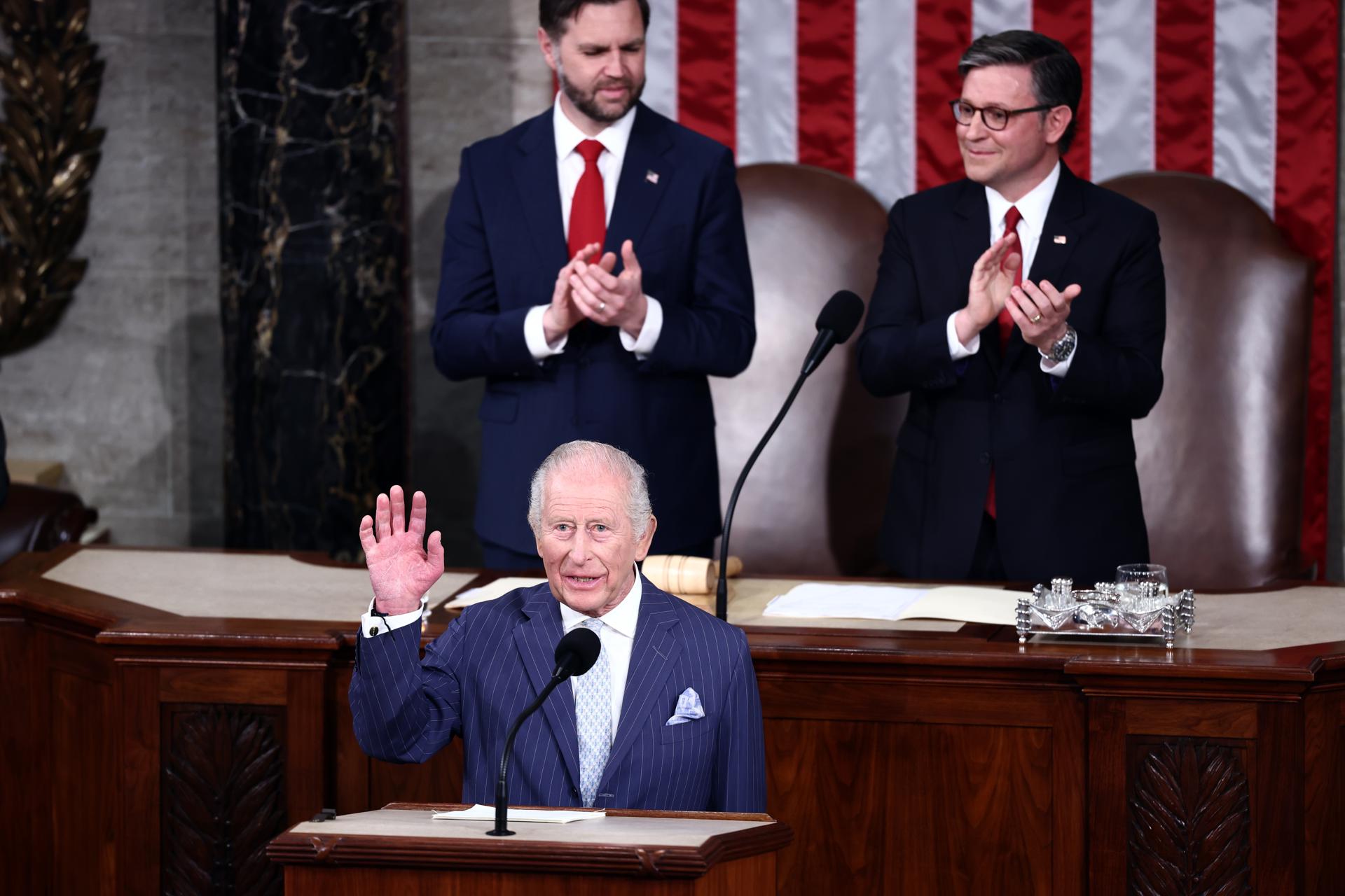 Rei Charles III condena atentado contra Trump e defende Otan em discurso nos EUA