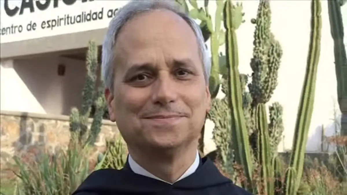 Papa Leão XIV no começo da diplomacia, antes de se tornar pontífice.