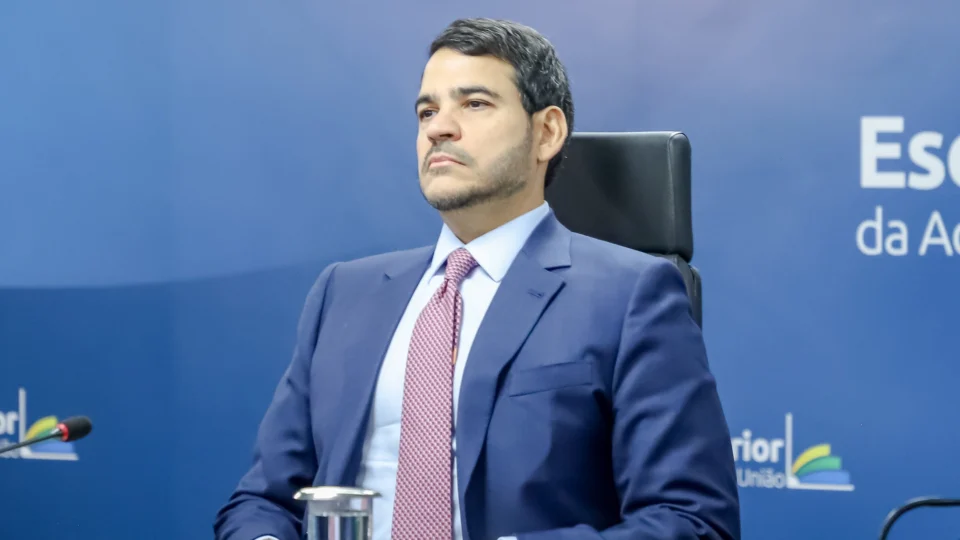Entre recorde de Fachin e placar apertado de Dino, sabatina de Messias passará por aborto e censura.
