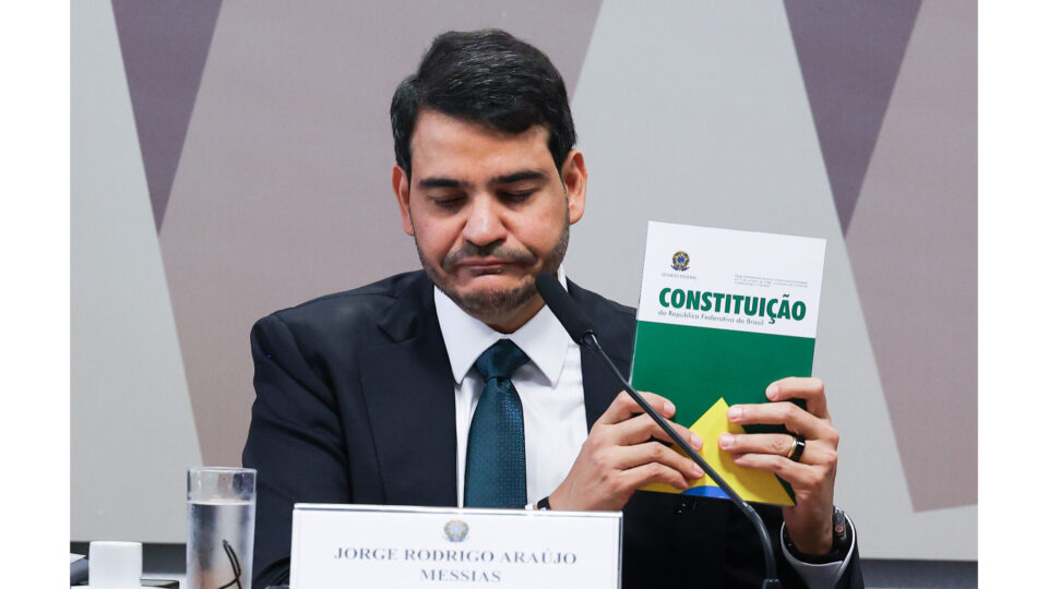 Jorge Messias mente em sabatina ao dizer que não defendeu aborto