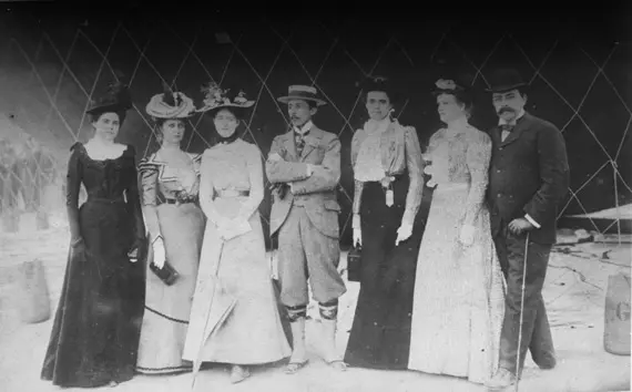 Família Dumont, com o Rei do Café, Santos Dumont.