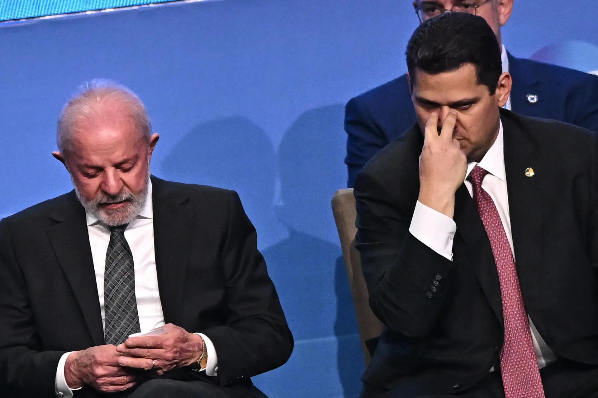 Manobra de Lula para dar tempo a Messias acabou ampliando o desgaste com Alcolumbre, contribuindo para a rejeição da indicação. 