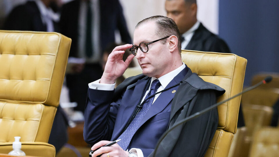 Zanin suspende julgamento de órgão visto como “balcão de negócios” do TCU