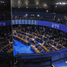 Veto total foi analisado em sessão conjunta entre Senado e Câmara.