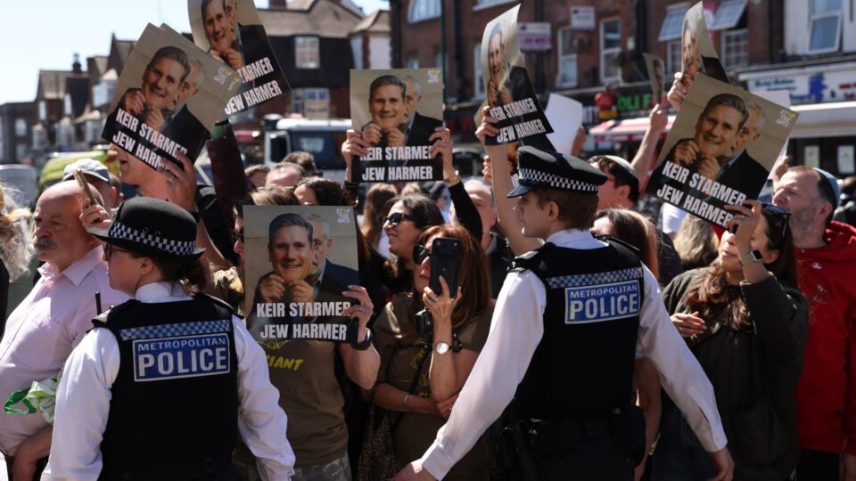 Sob pressão, governo trabalhista amplia segurança de judeus após novo ataque antissemita