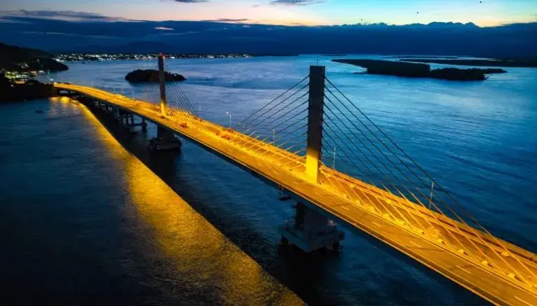 Nova ligação entre Guaratuba e Matinhos substitui o ferry boat e promete transformar o litoral paranaense.