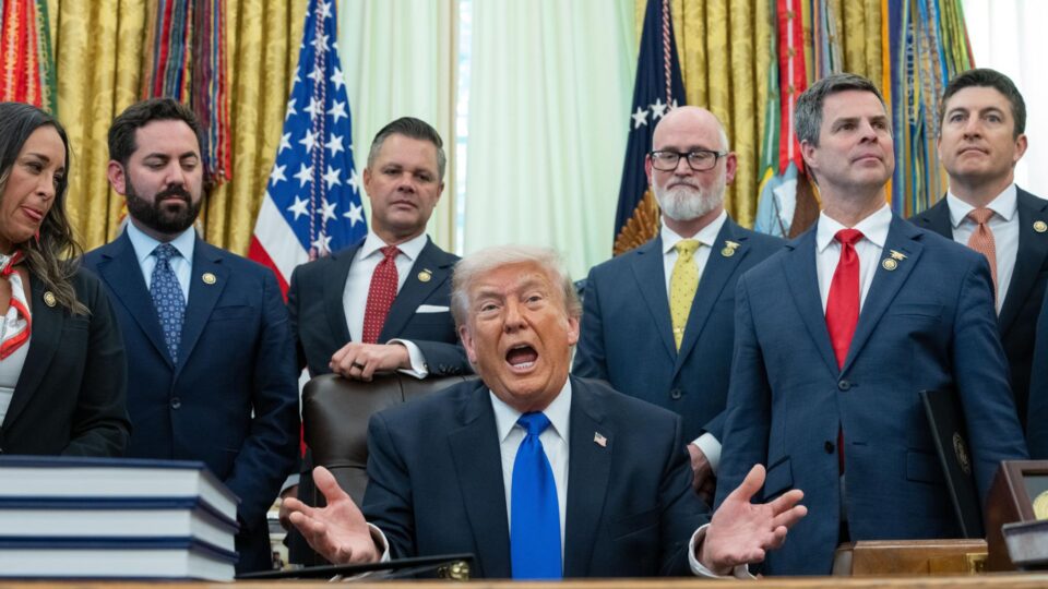 Trump não descarta retomar ataques contra o Irã