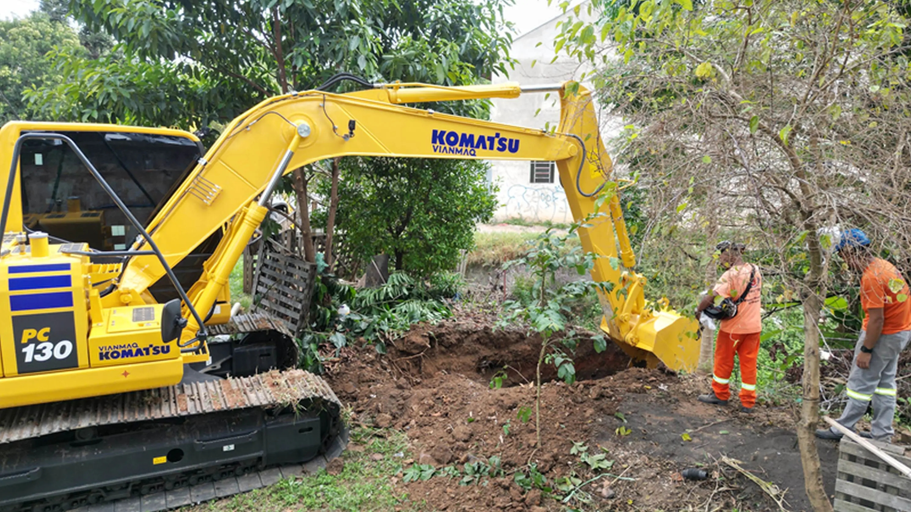 Obra de macrodrenagem na Trincheira do Sabará, na CIC, avança para reduzir riscos de alagamentos e melhorar a infraestrutura urbana.