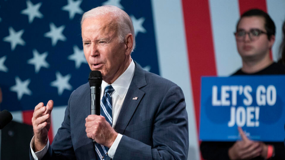 Como o governo Biden teria perseguido cristãos nos EUA segundo novo relatório?